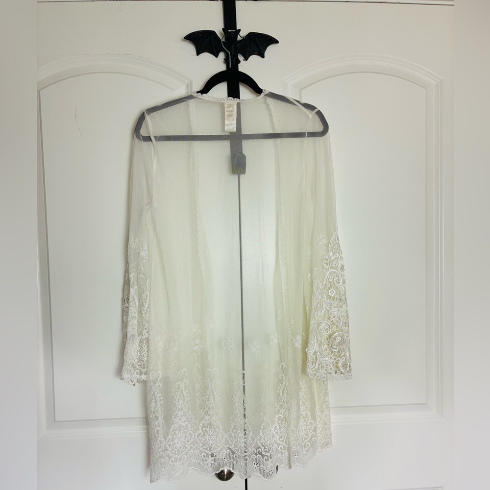 In Bloom by Jonquil Bohemian Cream Kimono with Lace accents Feminine, Elegant L - Picture 2 of 9
